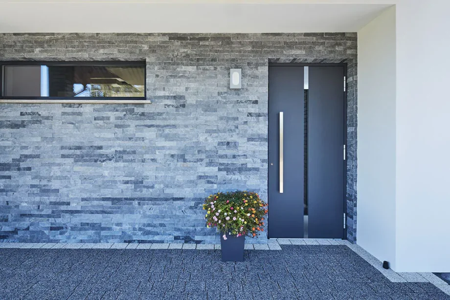 aussentuer-in-der-farbe-anthrazit