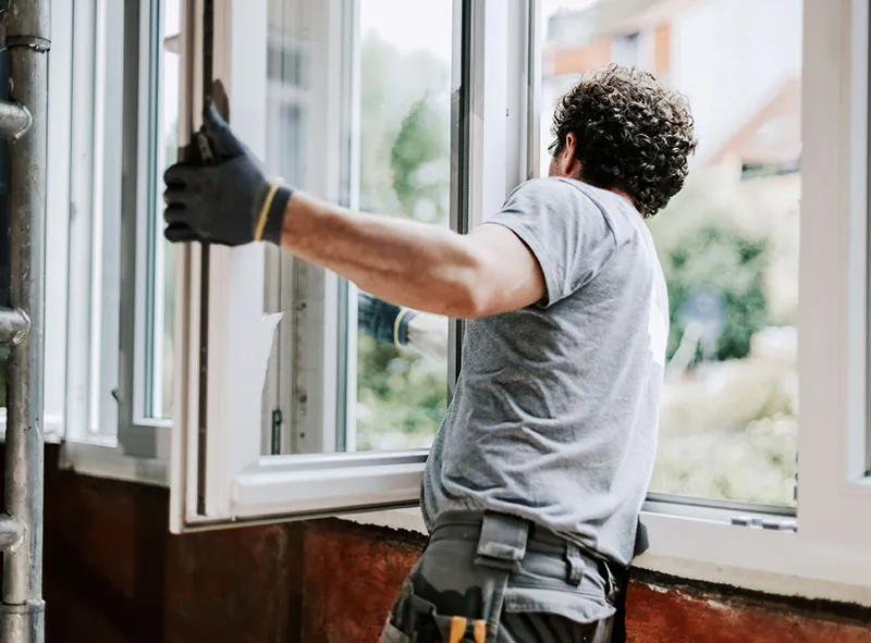 Austausch der alten Fenster in der Wohnung